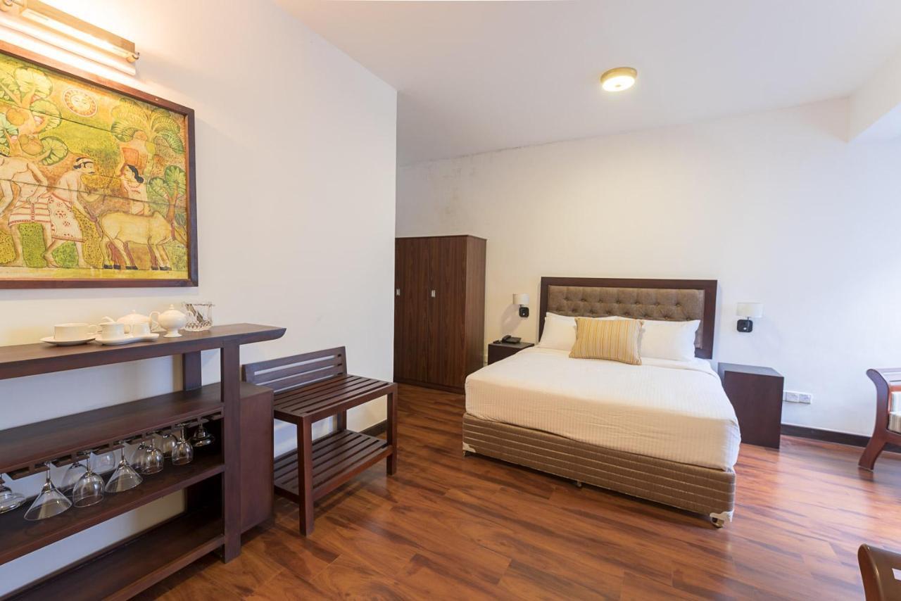 Pearl Royal Hotel, Colombo Exteriör bild