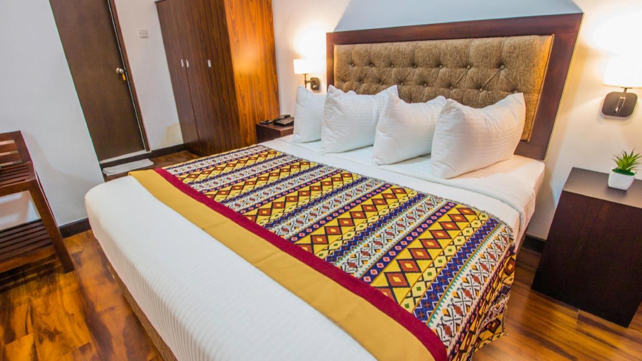 Pearl Royal Hotel, Colombo Exteriör bild