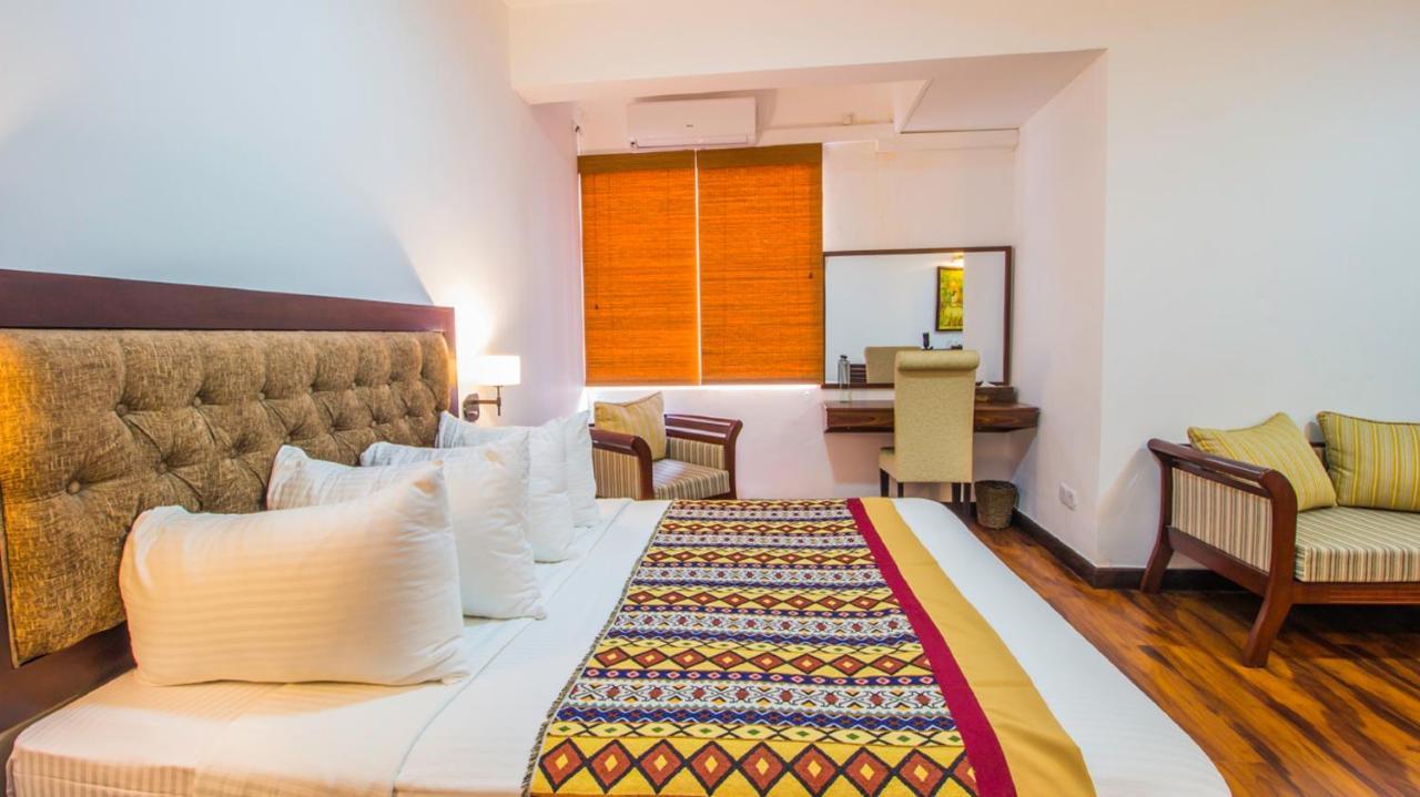 Pearl Royal Hotel, Colombo Exteriör bild
