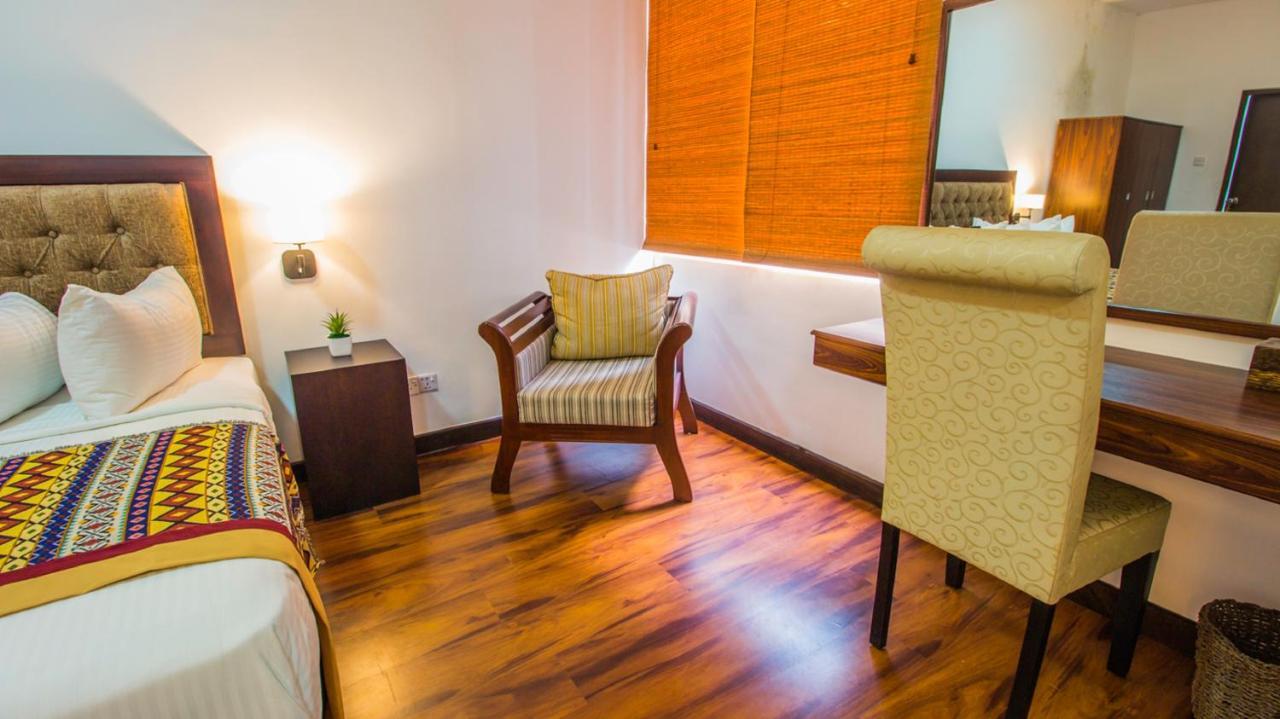Pearl Royal Hotel, Colombo Exteriör bild